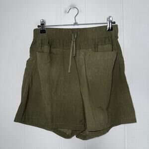 Mountain Hardware Women’s Coveland Short Green Size Medium